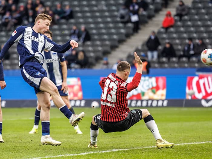 Julian Eitschberger brachte Hertha spät in Führung. (Archivbild) / Foto: Andreas Gora/dpa