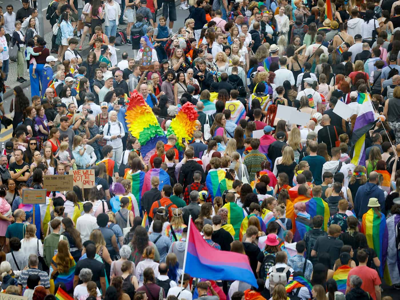 Die Berliner Demo zum Christopher Street Day (CSD) im vergangenen Jahr. (Archivbild) / Foto: Carsten Koall/dpa