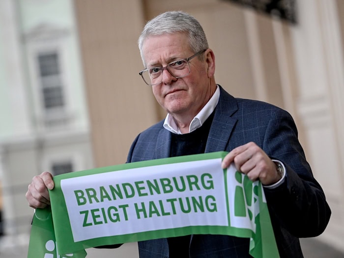 Der Präsident der IHK Cottbus, Jens Warnken, tritt gegen Rechtsextremismus ein. 2024 schloss er sich einem Bündnis für Demokratie und Zusammenhalt in Brandenburg an. (Archivbild) / Foto: Britta Pedersen/dpa