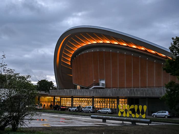 Der Internationale Literaturpreis wird im HKW vergeben. (Archivbild) / Foto: Jens Kalaene/dpa