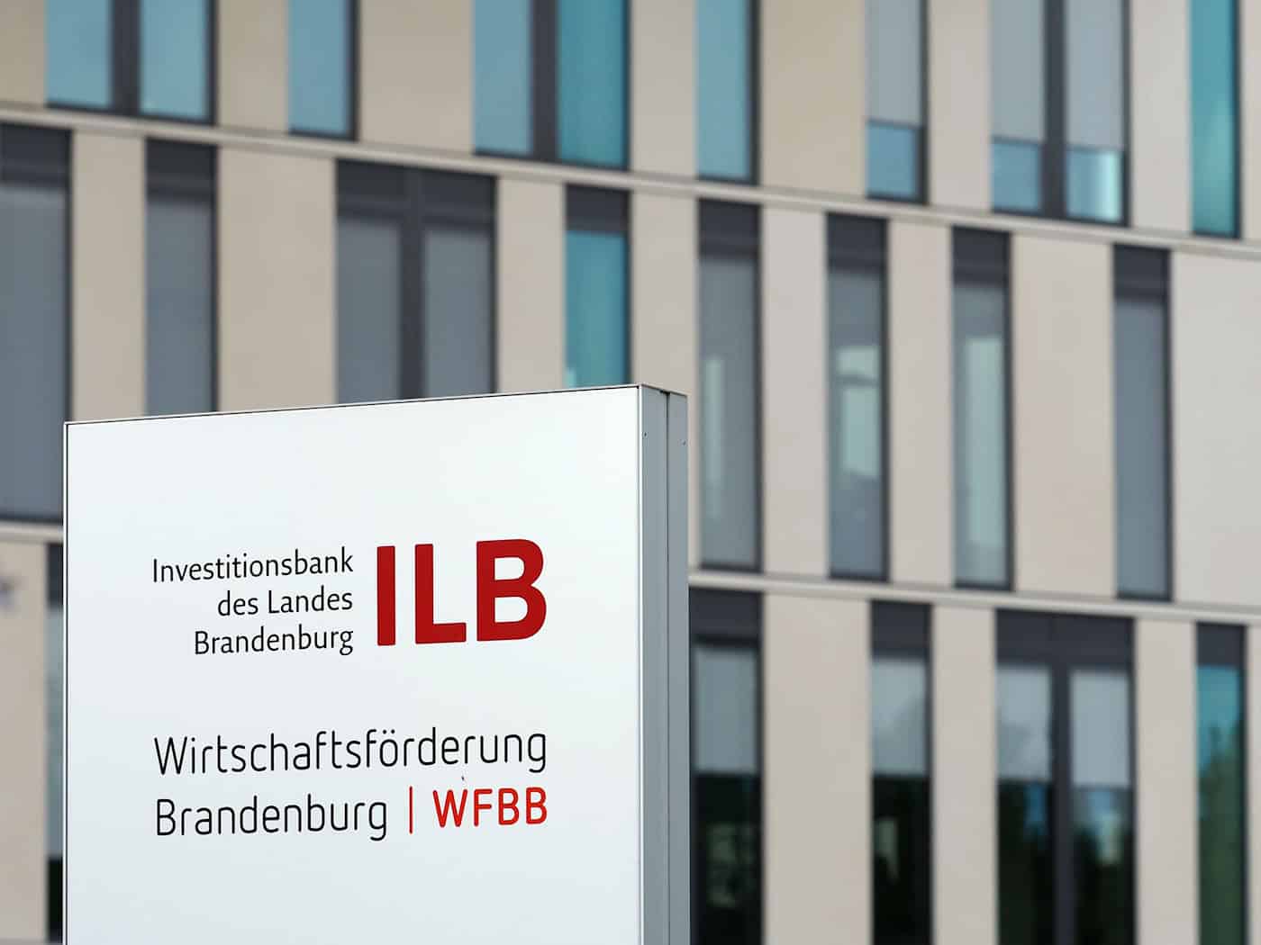 Das Land Brandenburg will die Investitionsbank ILB vollständig übernehmen und die bislang von der Förderbank NRW gehaltenen 50 Prozent der Anteile erwerben. (Archivbild) / Foto: Soeren Stache/dpa-Zentralbild/dpa