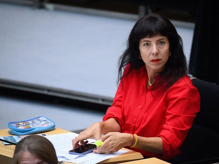 Die Linke bezeichnet Wegners Rückzug als überfällig. (Archivbild) / Foto: Bernd von Jutrczenka/dpa