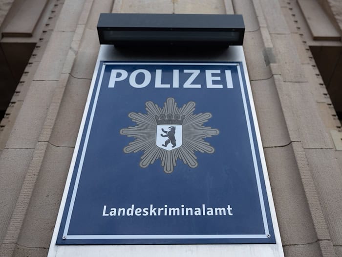Tausende Haftbefehle sind in Berlin offen, die Täter und Verdächtigen sind schwer zu finden. (Symbolbild) / Foto: Monika Skolimowska/dpa
