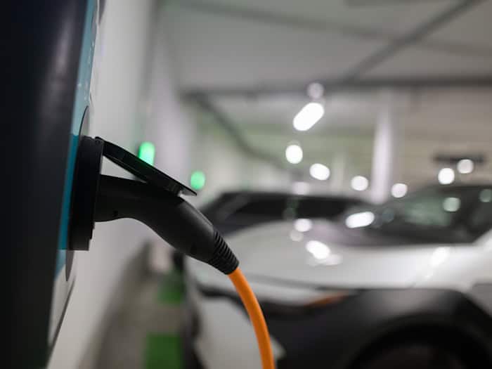 In Berlin hatte im ersten Halbjahr mehr als jeder vierte Neuwagen einen Elektromotor. (Symbolfoto) / Foto: Sebastian Gollnow/dpa