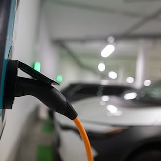In Berlin hatte im ersten Halbjahr mehr als jeder vierte Neuwagen einen Elektromotor. (Symbolfoto) / Foto: Sebastian Gollnow/dpa