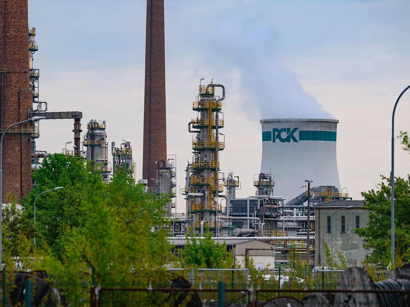 Wie geht es weiter mit der Ölraffinerie PCK in Schwedt im Nordosten Brandenburgs? (Archivbild) / Foto: Patrick Pleul/dpa