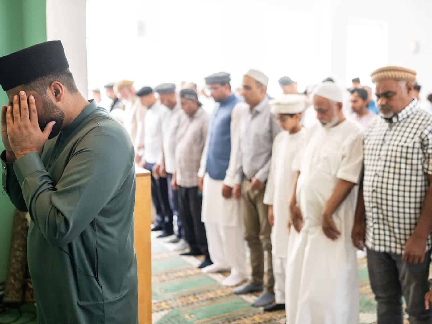 Muslime erinnern beim Freitagsgebet an Terroropfer