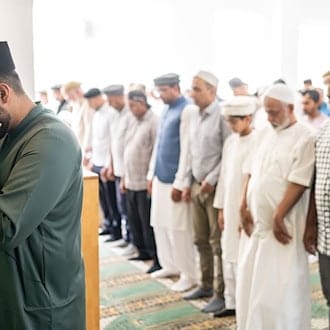 Muslime erinnern beim Freitagsgebet an Terroropfer