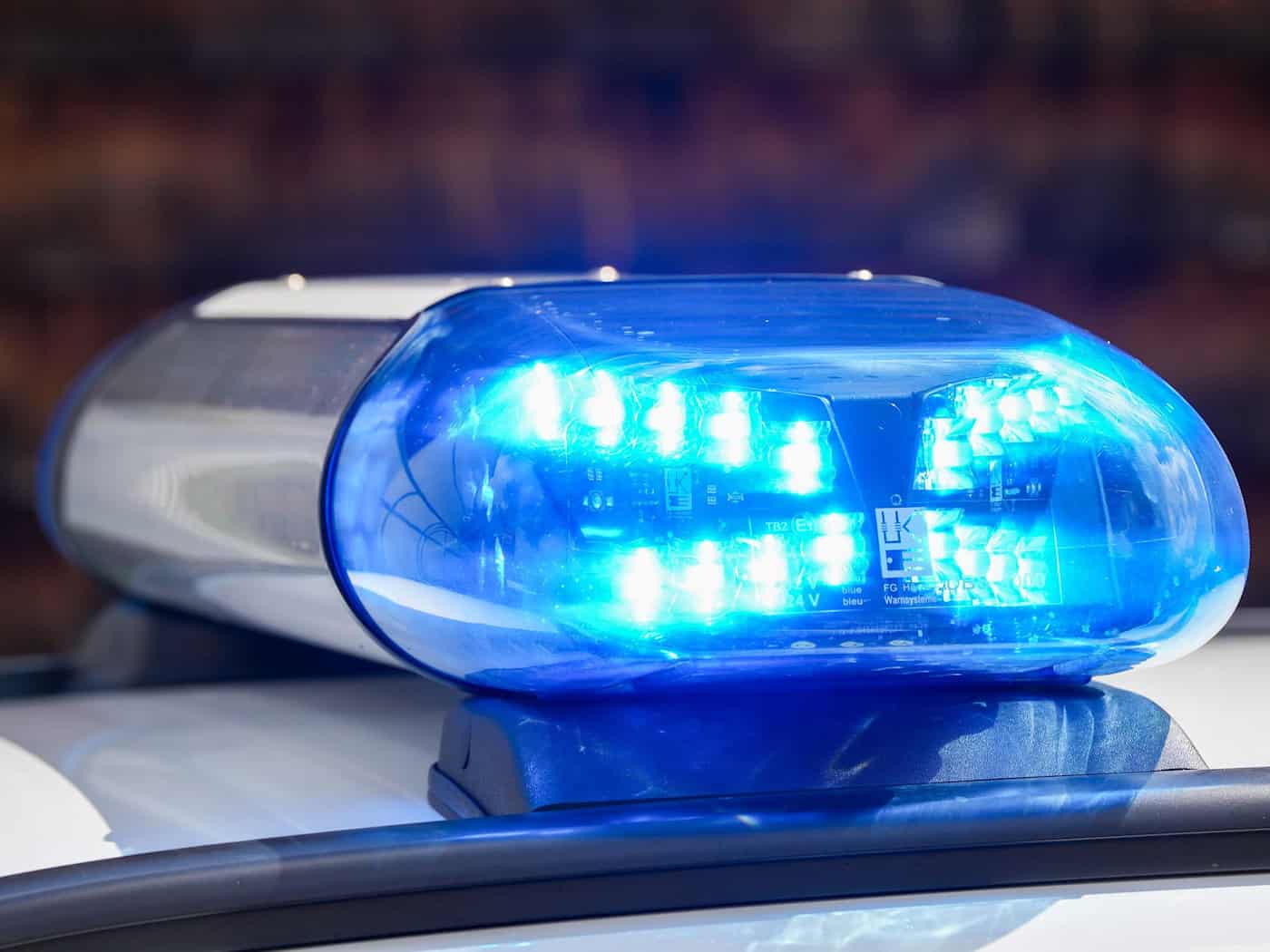 Die Polizei ermittelt zu einem Streit im Volkspark Mariendorf, bei dem zwei Jugendliche in einem Streit zwischen zwei Gruppen Schnittverletzungen erlitten.  / Foto: Soeren Stache/dpa