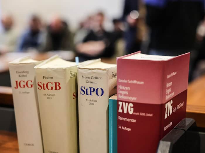 Braucht es eine Änderung beim Jugendstrafrecht? Nach dem Anschlag am Rande des CSD in Berlin wird darüber diskutiert. (Symbolbild) / Foto: Oliver Berg/dpa