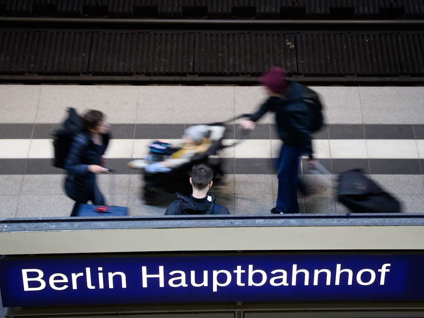 Polizei kontrolliert verstärkt an Bahnhöfen in Großstädten