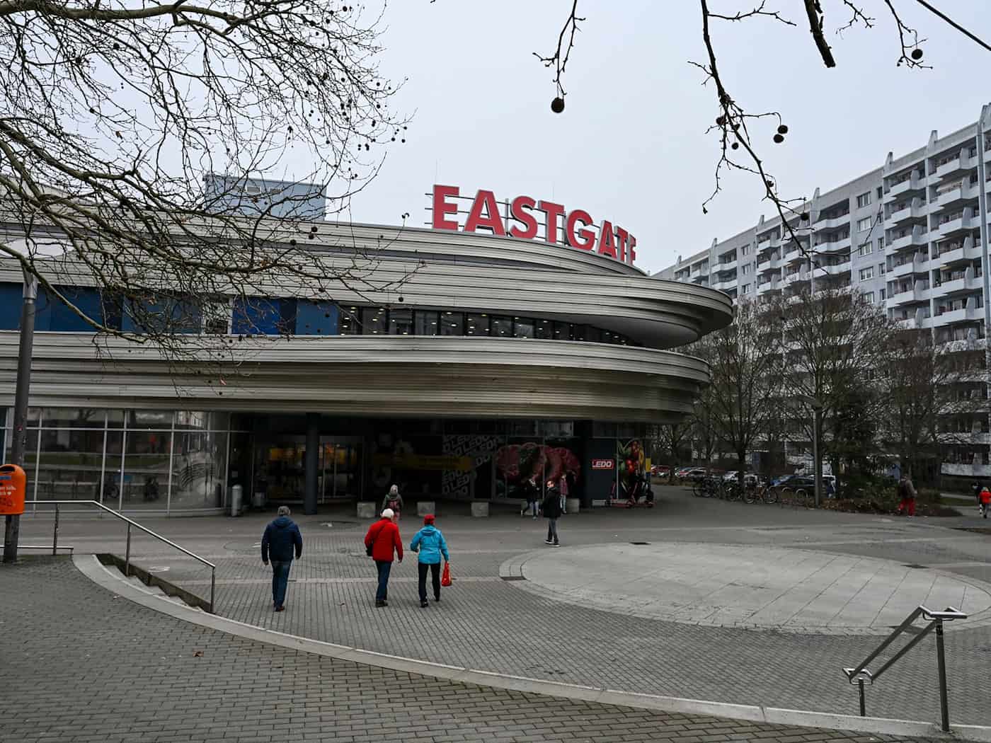 Der Täter schlug in einem Juwelier- und Uhrengeschäft im Eastgate zu. (Archivbild) / Foto: Jens Kalaene/dpa