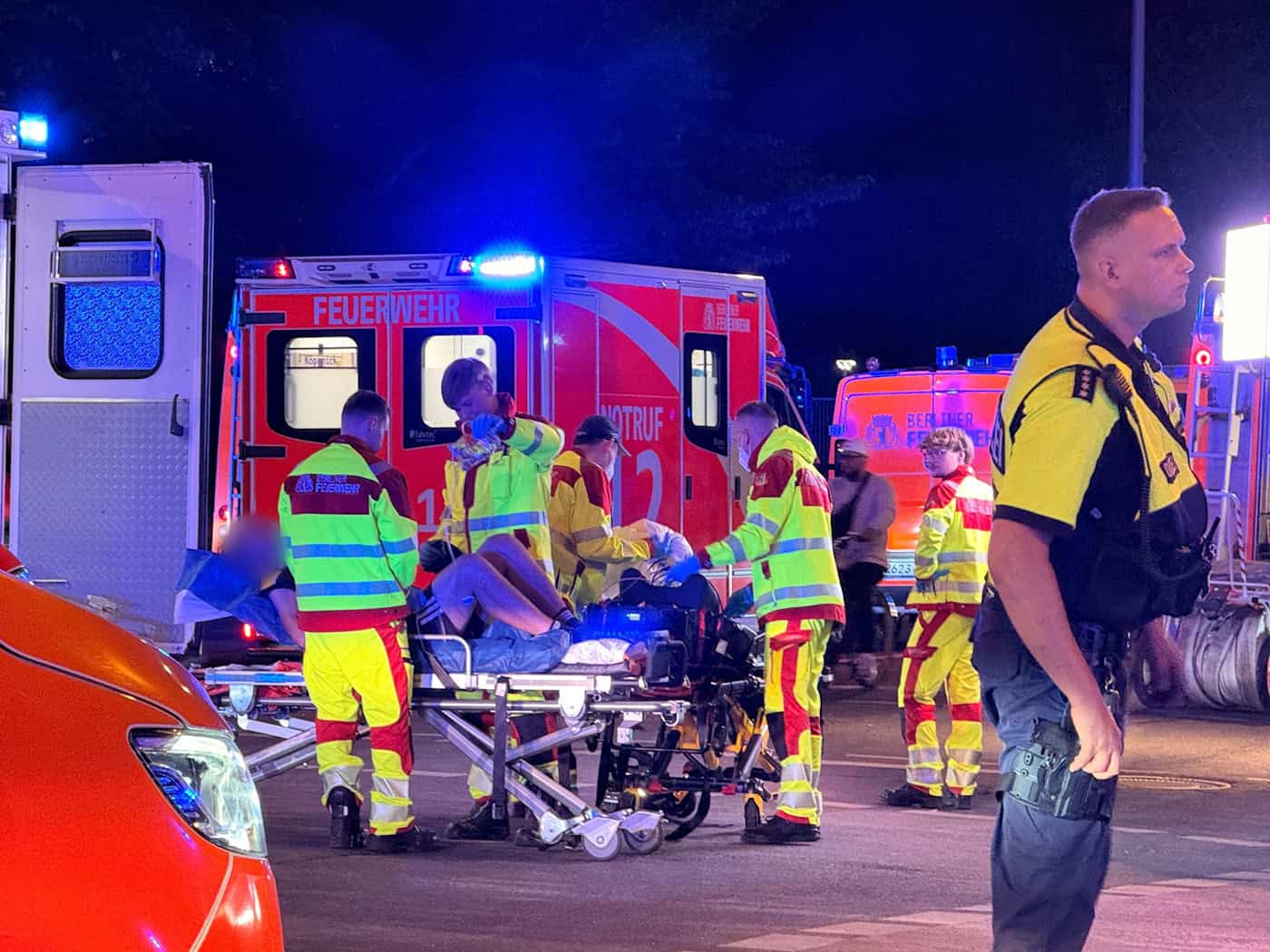 Bei dem Terroranschlag am Rande des Berliner CSD wurden eine Person getötet und 29 weitere verletzt. (Archivbild) / Foto: Andreas Rabenstein/dpa