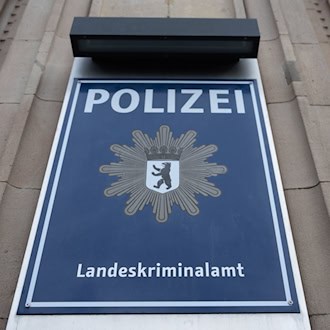  Die Polizei ermittelt zum Diebstahl eines Kunstwerks in einer Galerie in Berlin-Mitte. (Symbolbild) / Foto: Monika Skolimowska/dpa