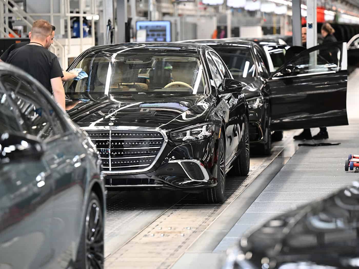 IG Metall ruft zu Protest bei Sparkurs bei Mercedes-Benz auf. (Archivbild) / Foto: Bernd Weißbrod/dpa