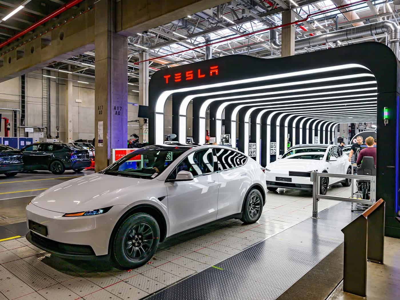 Tesla stellt erste 1.000 Mitarbeiter in Grünheide neu ein