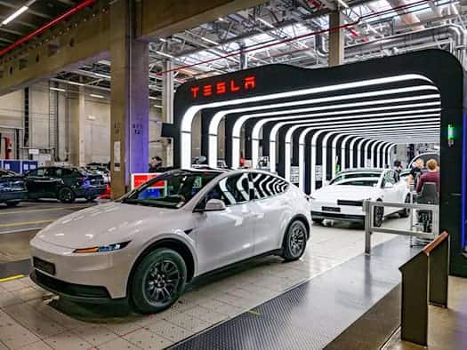 Tesla stellt erste 1.000 Mitarbeiter in Grünheide neu ein