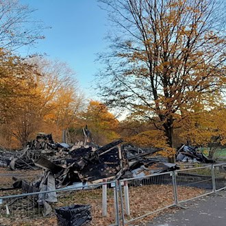 Zwischen 3.400 und 5.500 Kinder besuchten das Zentrum vor dem Feuer jährlich. (Archivbild) / Foto: Anja Sokolow/dpa