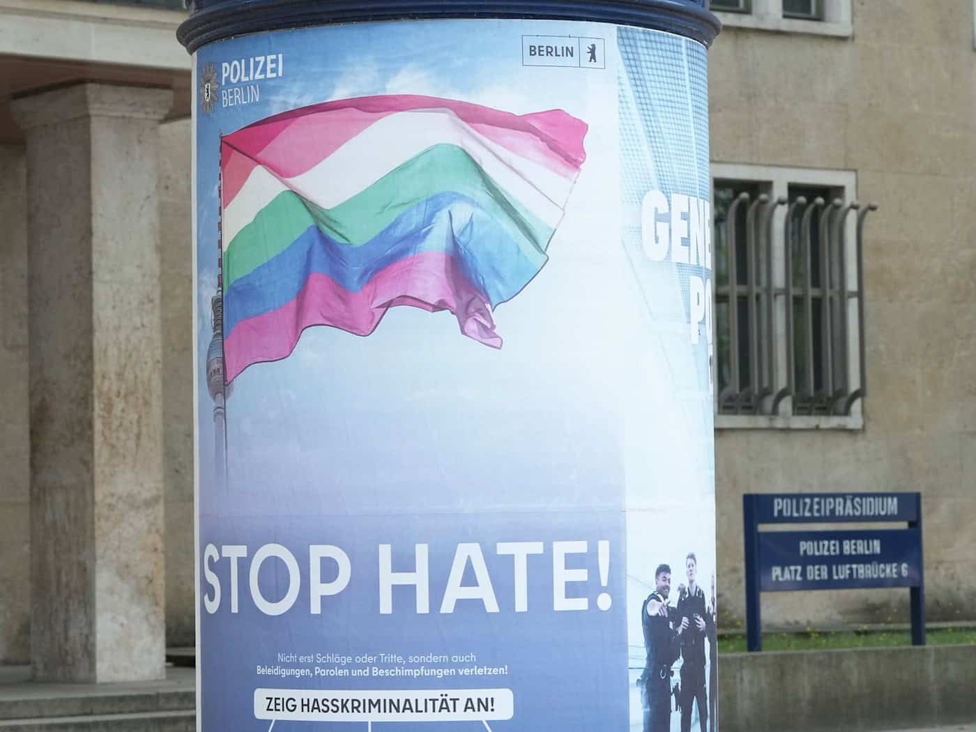 VelsPol beklagt Hetze nach Hissen der Regenbogenflagge vor Berliner Polizeipräsidium