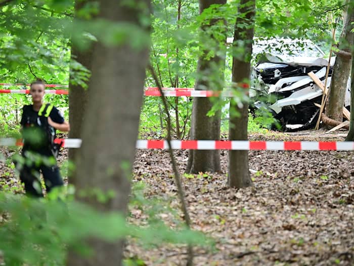 Mit Blick auf die Verletzten gab die Polizei Entwarnung.  / Foto: Sebastian Gollnow/dpa