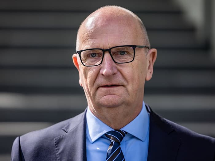 Dietmar Woidke zollt den CSD-Teilnehmern seinen Respekt. (Archivbild) / Foto: Frank Hammerschmidt/dpa