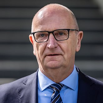 Dietmar Woidke zollt den CSD-Teilnehmern seinen Respekt. (Archivbild) / Foto: Frank Hammerschmidt/dpa