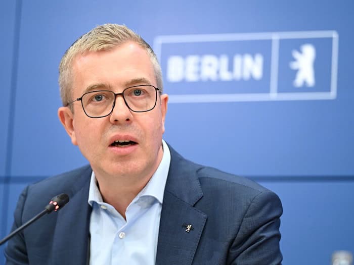 Stefan Evers war lange CDU-Generalsekretär in Berlin, seit drei Jahren ist er Finanzsenator. Kommt nun für ihn der nächste Schritt? (Archivbild) / Foto: Elisa Schu/dpa