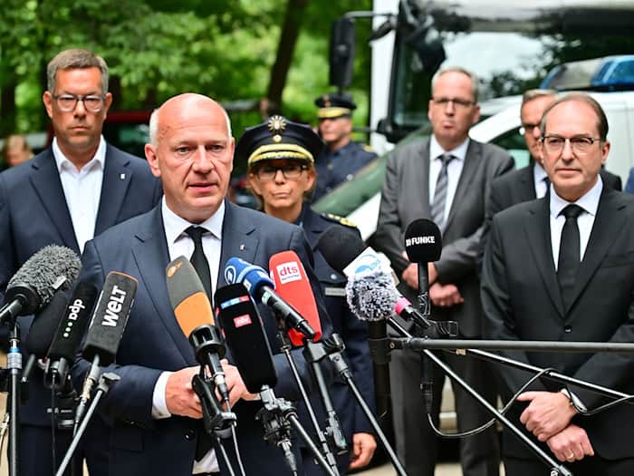 Kai Wegner betont, die Sicherheitsvorkehrungen beim CSD seien gut gewesen.  / Foto: Sebastian Gollnow/dpa