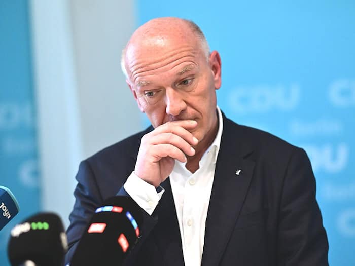  CDU-Spitzenkandidat Kai Wegner zieht seine Spitzenkandidatur zurück.  / Foto: Fabian Sommer/dpa