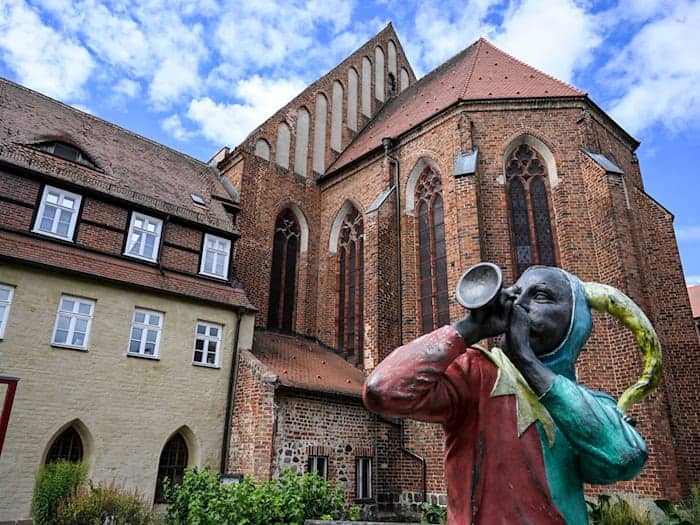 Beliebt ist bei polnischen Touristen etwa das ehemalige Dominikanerkloster Prenzlau, das heute ein Kulturzentrum ist. (Archivbild) / Foto: Jens Kalaene/dpa