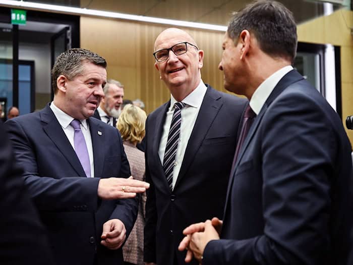 Brandenburgs Ministerpräsident Dietmar Woidke (SPD) hofft für Sachsen-Anhalt nach der Landtagswahl auf eine Regierung ohne AfD. (Archivbild) / Foto: Britta Pedersen/dpa