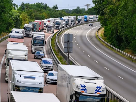 Berlin und Brandenburg lockern Sonntags-Lkw-Fahrverbot wegen Niedrigwasser bis 31. August