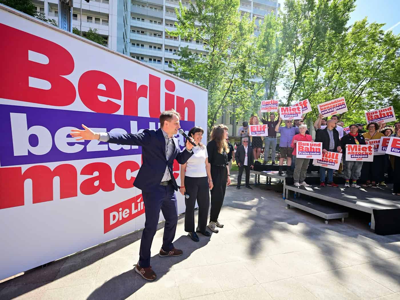 Berlin: Tausende Wahlplakate hängen — Plakatierung startet sieben Wochen vor der Wahl