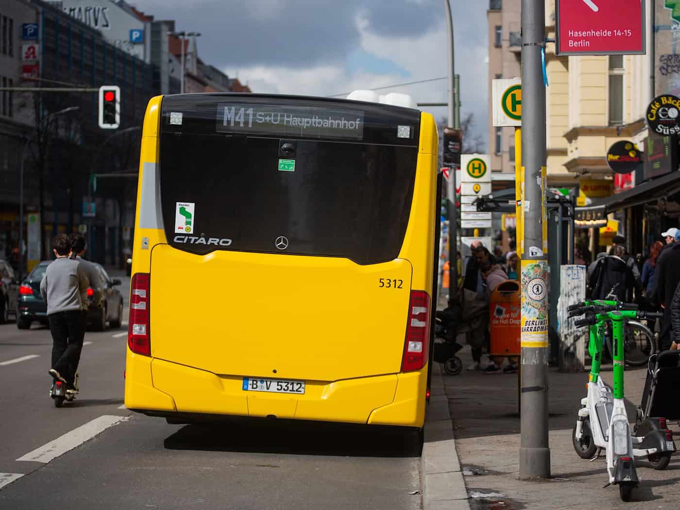 BVG weitet Busangebot in Berlin aus: M77 bis Hermannstraße, X33 und 310 verbessert