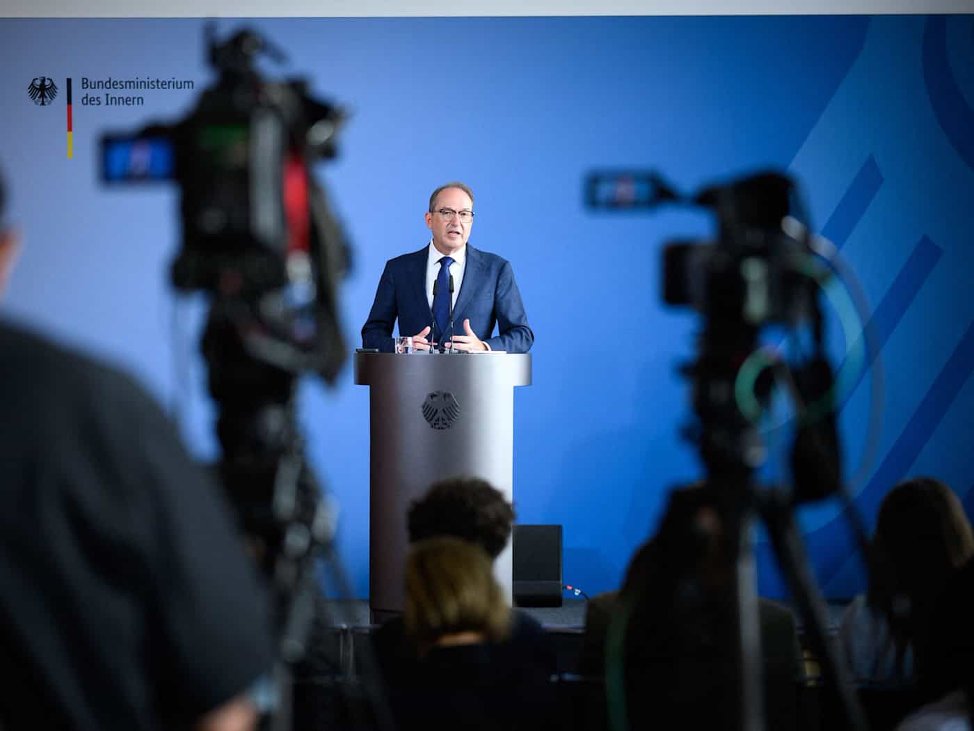 Dobrindt: «Beteiligung fremder Mächte» nicht ausgeschlossen