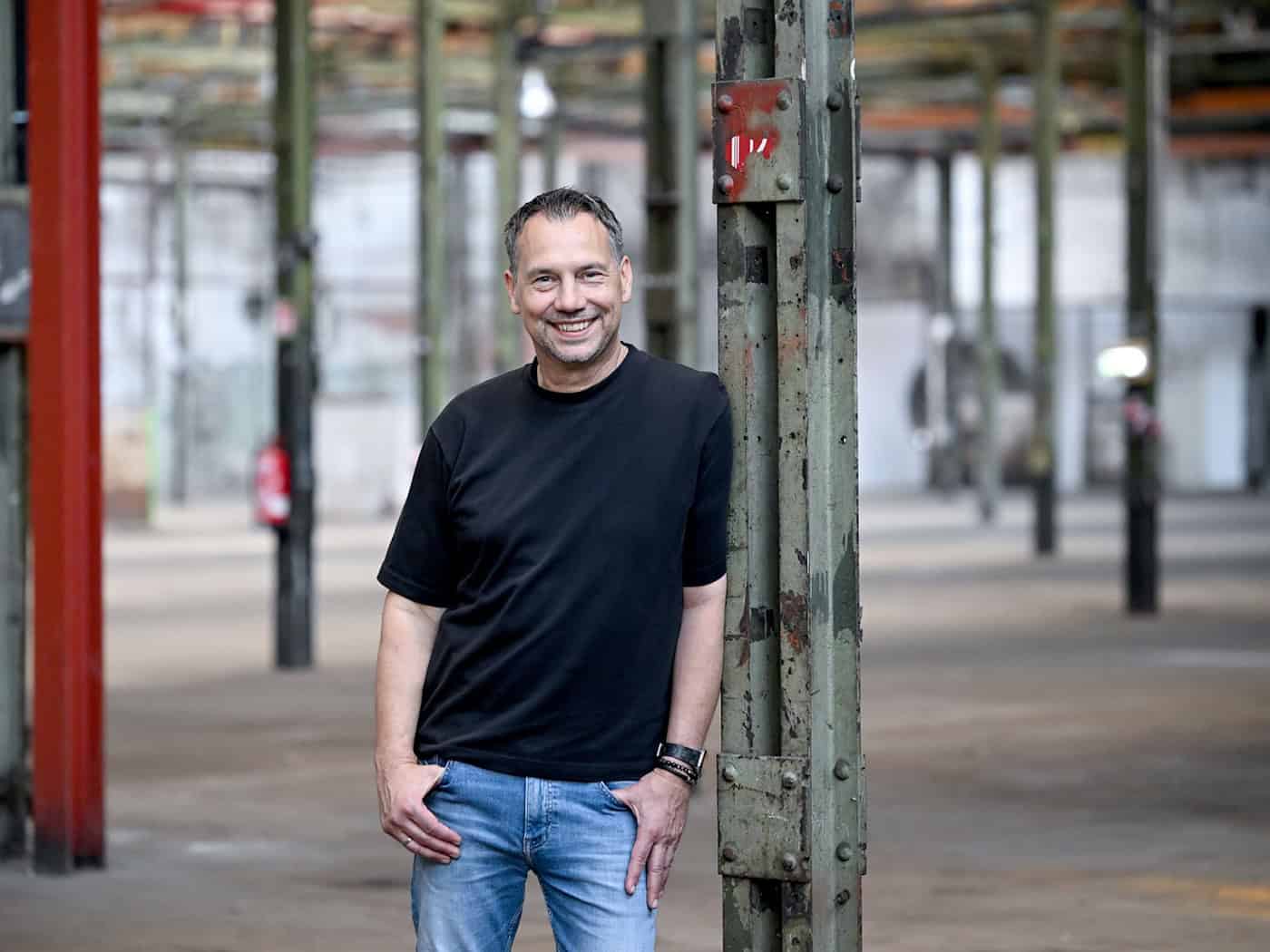 Sebastian Fitzek feiert 20 Jahre als Autor mit zwei Shows in der Waldbühne Berlin