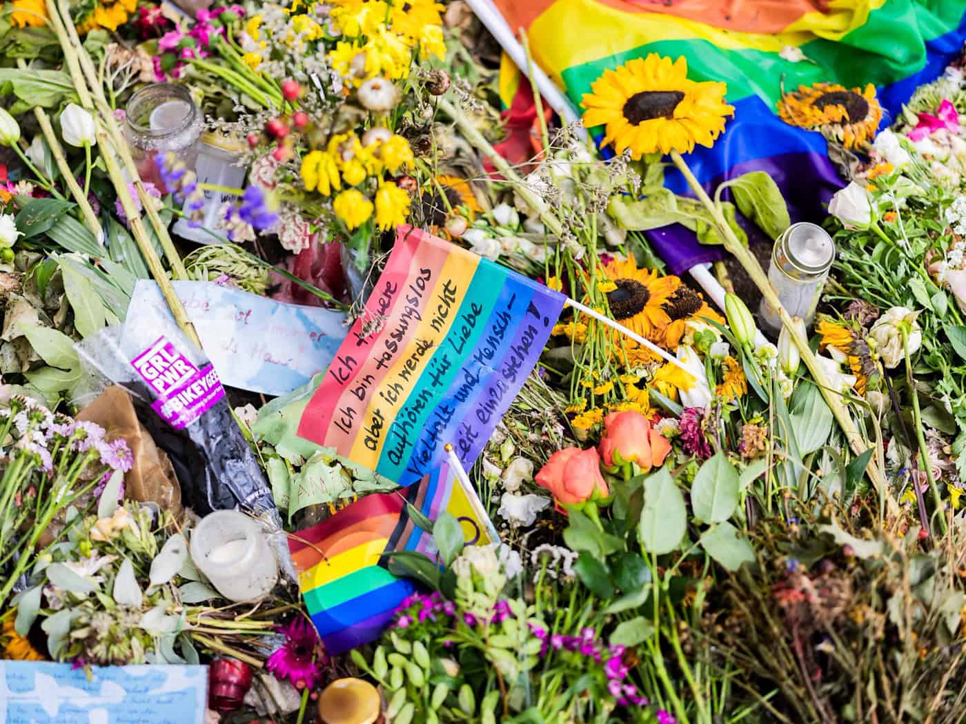 Innenausschuss des Bundestags befasst sich mit CSD-Anschlag
