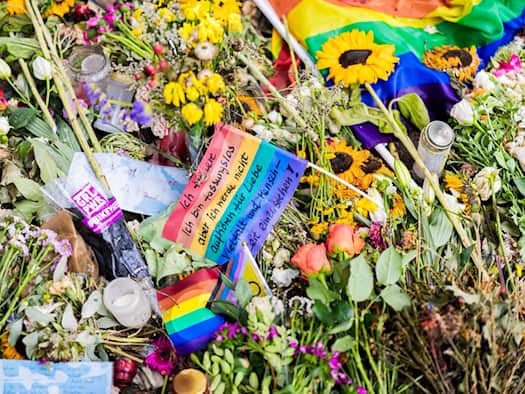 Innenausschuss des Bundestags befasst sich mit CSD-Anschlag
