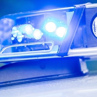 Mann nach Verfolgung festgenommen - zwei Polizisten verletzt