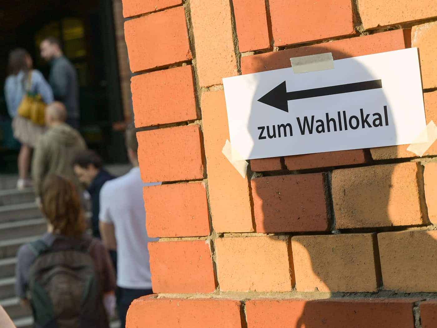 Mit Flyern: Türkischer Bund wirbt für Berlin-Wahl