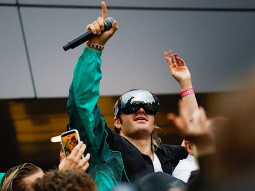 Mit Rapper Ski Aggu: Polizei löst Stream in U-Bahnhof auf