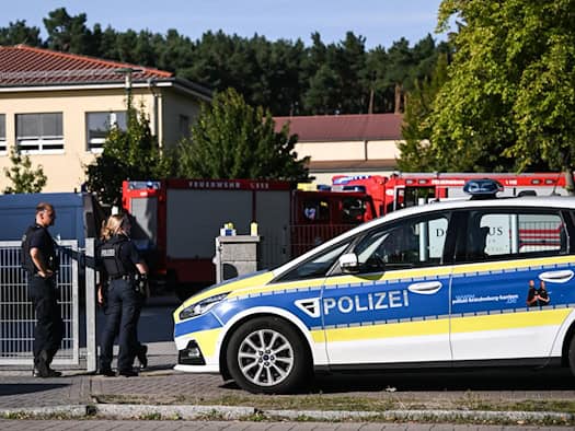 Nach Gewalttat in Schule: Viele Kinder sind noch auf Gelände