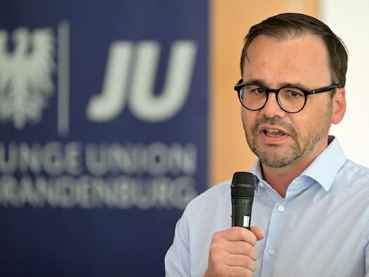 Brandenburgs CDU-Chef Redmann ruft JU-Mitglieder zum Verbleib in Partei auf