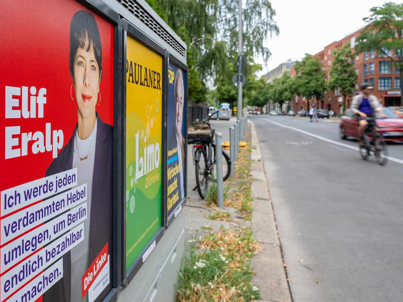 Parteien hängen Zehntausende Wahlplakate auf