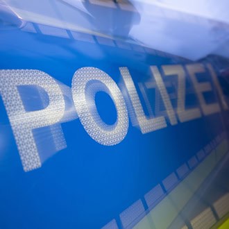 Polizei entdeckt mutmaßliche Einbrecher auf Parkplatz
