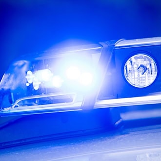 Polizei findet Knochen und Munition auf altem Gehöft