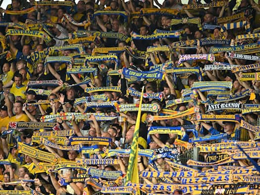 Auseinandersetzungen beim Zweitliga-Spiel in Braunschweig: fünf Ordner und ein Polizist verletzt