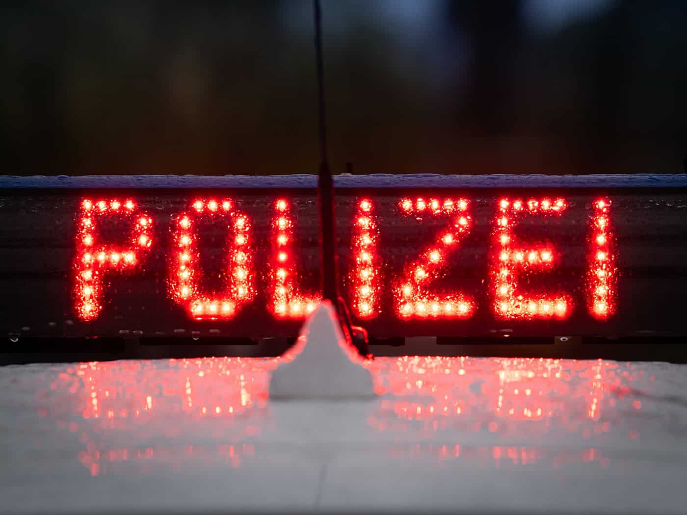Rollerfahrer stirbt nach Zusammenstoß mit Auto
