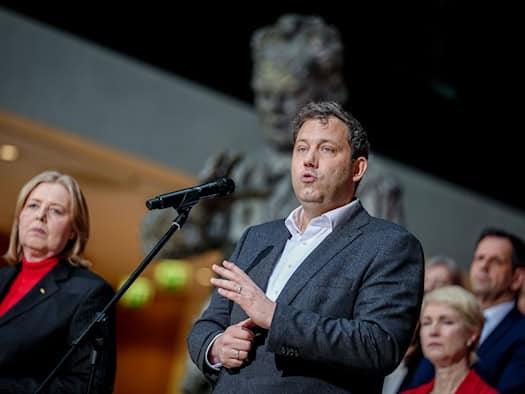 SPD-Ortsverein Berlin-Mariendorf verlangt: Parteiamt oder Ministeramt für Bas und Klingbeil