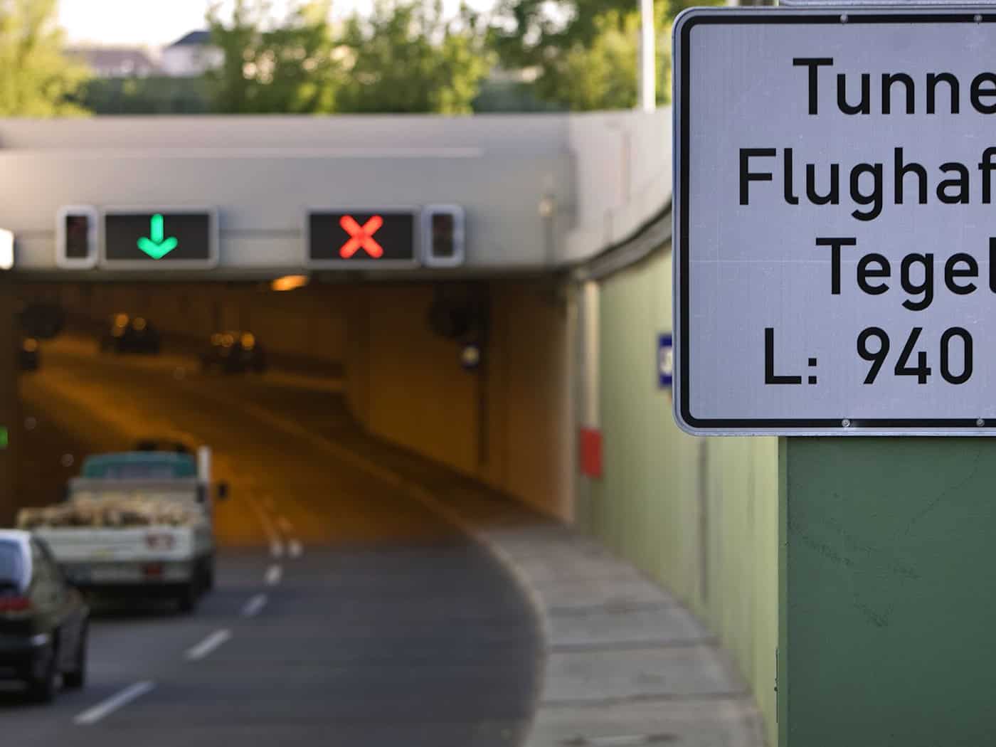 Tunnel am Flughafen Tegel nach Sperrung stadtauswärts wieder befahrbar